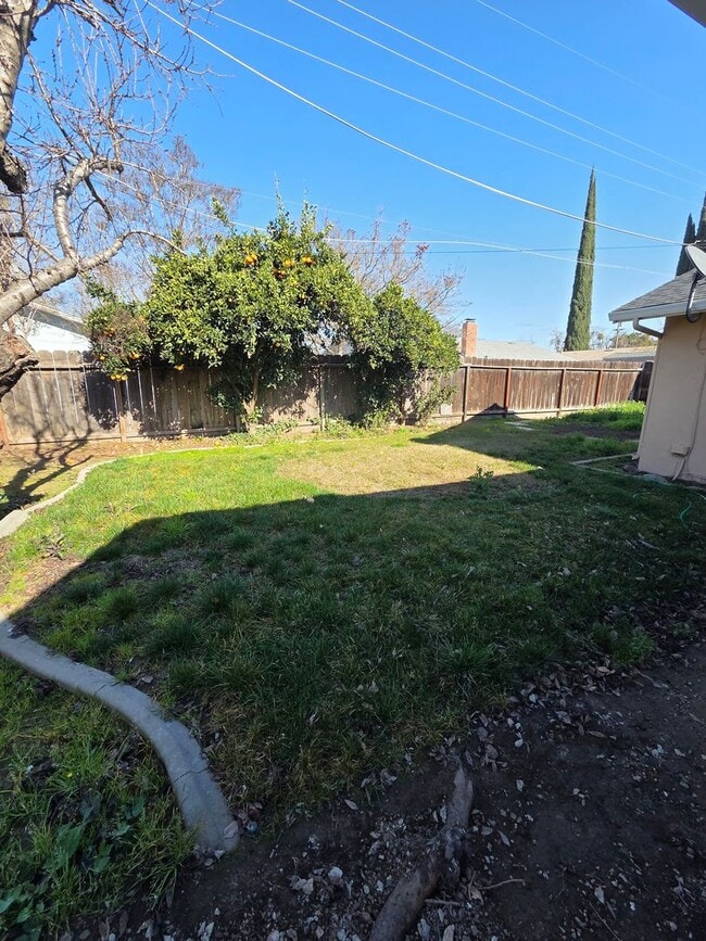 Building Photo - Newly remodeled 3 bedroom 2 bathroom home