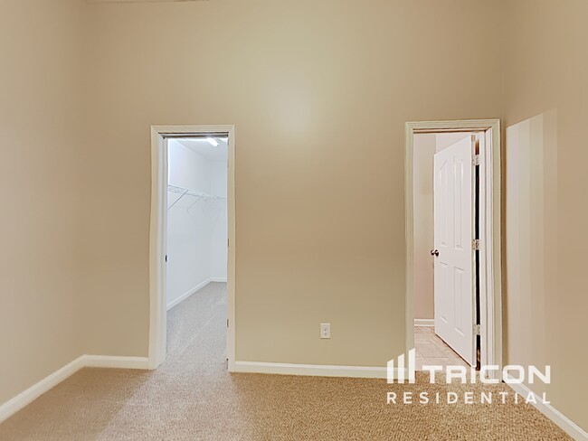 Building Photo - 4717 Brewer Dr