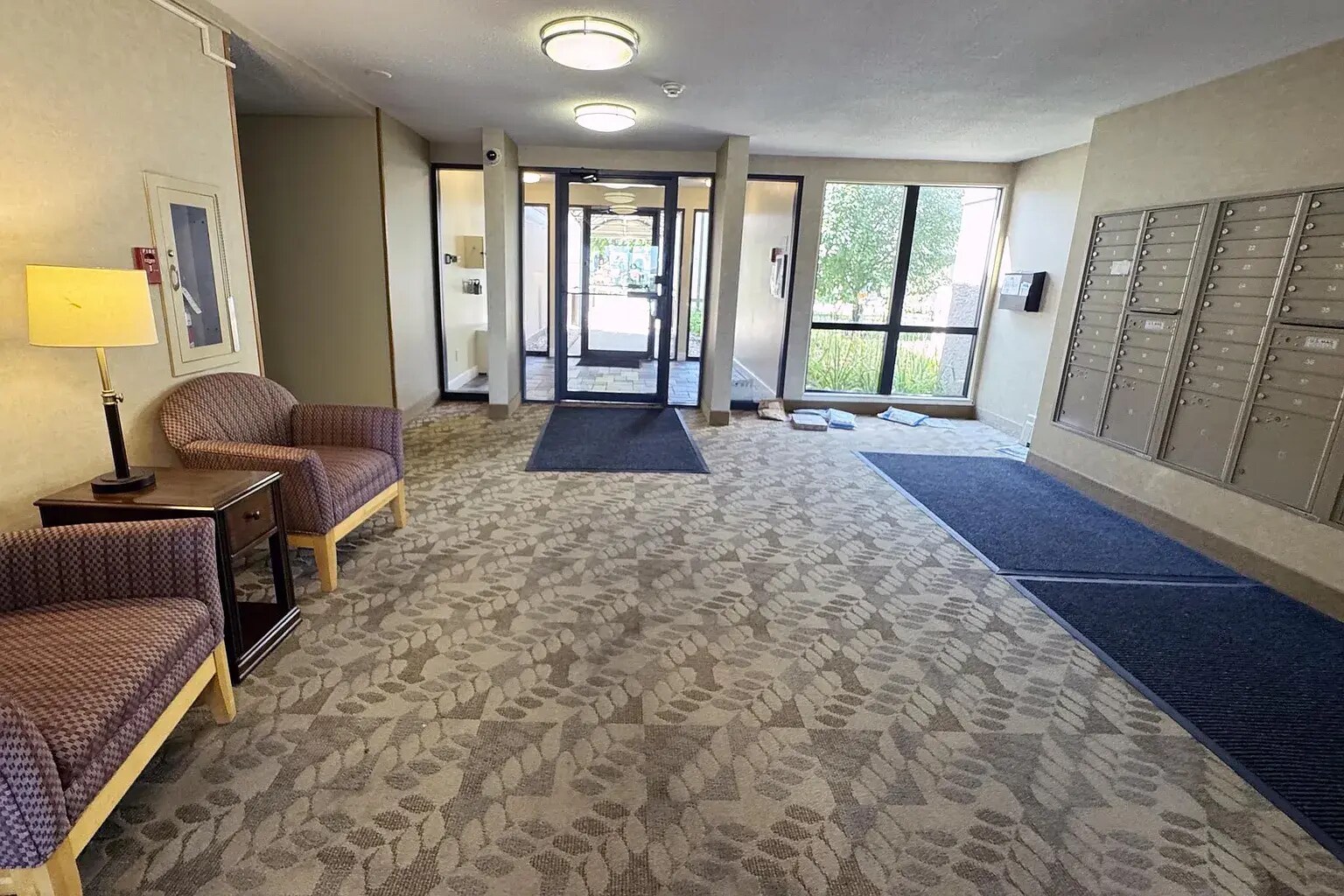 Front lobby facing Excelsior - 4530 Park Commons Dr