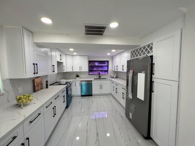 Building Photo - 2518 Key Largo Ln