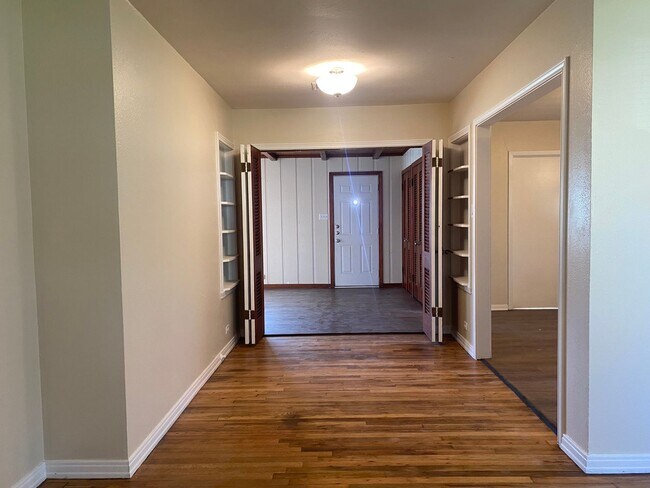 Building Photo - REFRESHED 2 BEDROOM, 1 BATH BELTON ISD