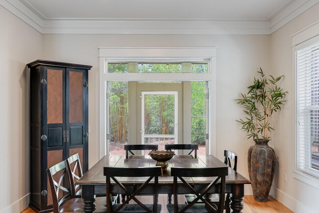 Building Photo - 45 Pine Knoll Ln