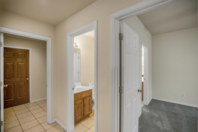 Building Photo - 3606 SW Deerfield Blvd