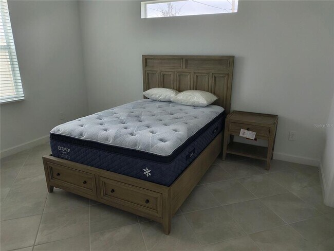 Building Photo - 8225 Shr Lk Dr