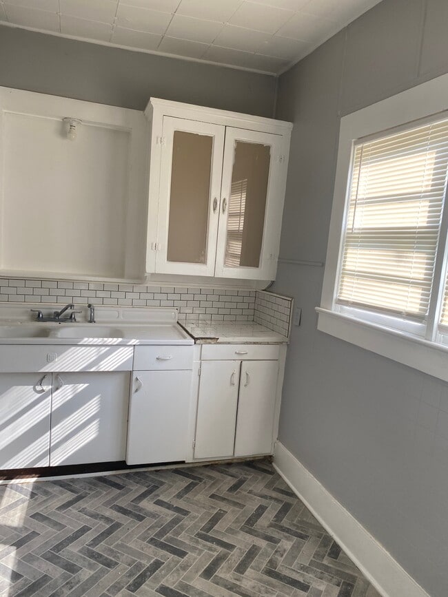 Building Photo - 634 Champagnolle Rd