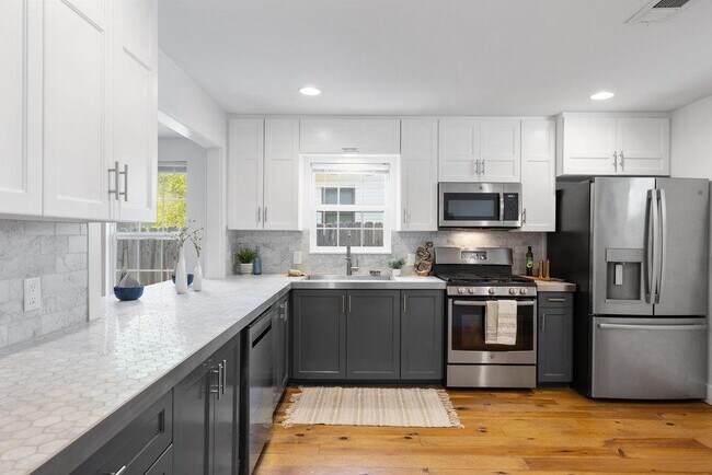Building Photo - 4709 Mt Vernon Dr