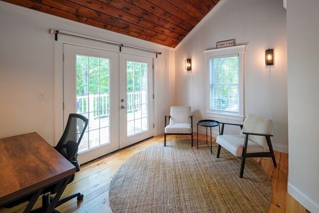 Building Photo - 28 Seminole Dr