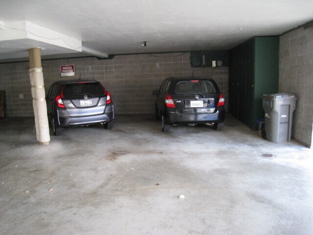 Building Photo - 1110 Stannage Ave