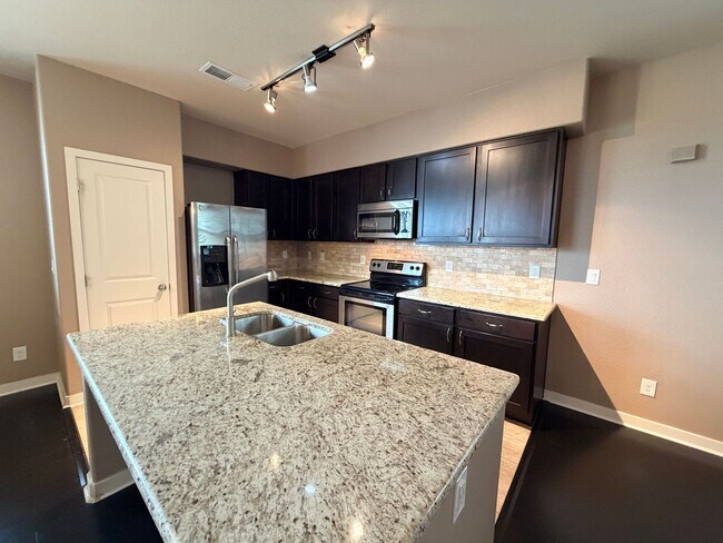 Building Photo - 3611 S Perth Cir