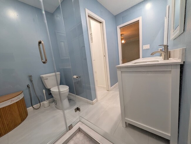 Building Photo - 11807 Highgrove Dr