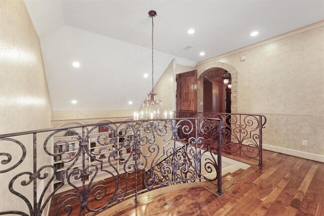 Building Photo - 12375 Tramonto Dr