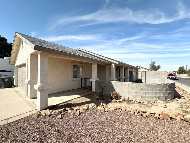 Building Photo - 2647 Simms Ave