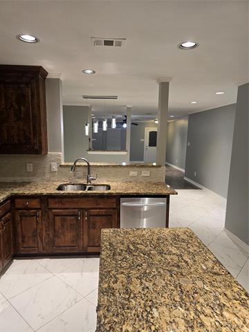 Building Photo - 700 White Fields Way