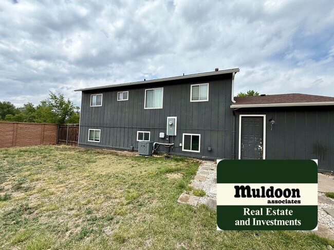Building Photo - 3 Bedroom with Large Corner Lot in 80916