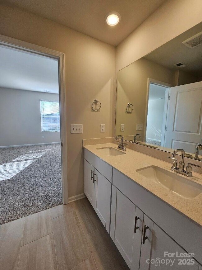 Building Photo - 5213 Brailey Cir
