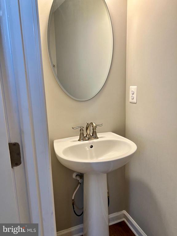 Building Photo - 6508 Walcott Ln