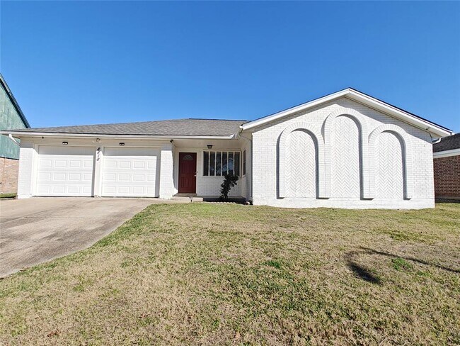 Primary Photo - 8818 Roos Rd