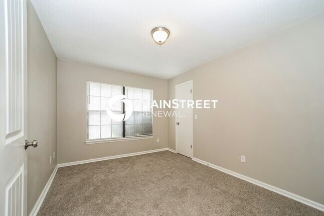 Building Photo - 4 Bedroom Pet-Friendly Home in JACKSONVILLE, FL with Main Street Renewal