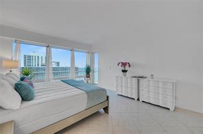 Building Photo - 4020 Galt Ocean Dr