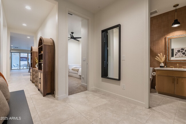 Building Photo - 18365 W Ewers Dr