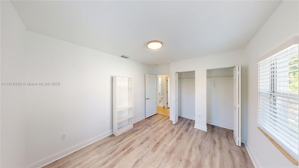 Building Photo - 7 Montilla Ave