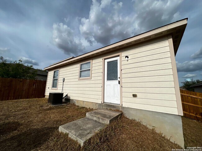 Building Photo - 5923 Fox Canyon