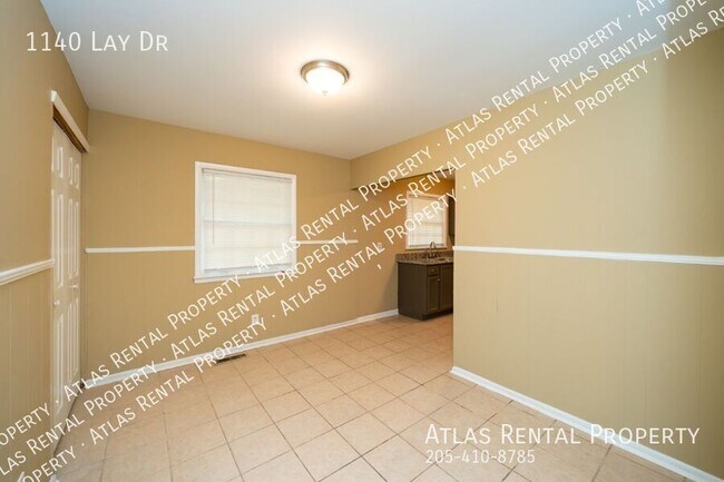 Building Photo - 1140 Lay Dr