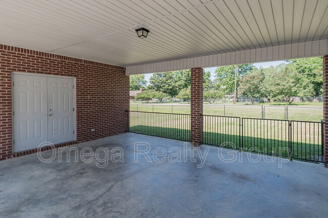 Building Photo - 14 Oakleigh Dr