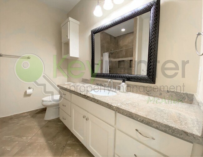 Building Photo - Beautiful 4 Bedroom- 3.5 Bathroom Home in Alamo, TX