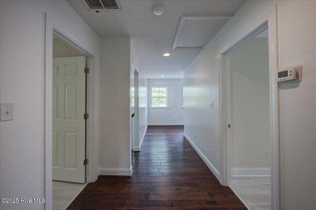 Building Photo - 4003 Auburn Ct