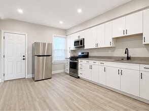 Building Photo - 124 Trenton St