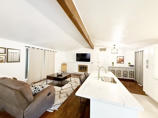 Building Photo - 318 E 28th St