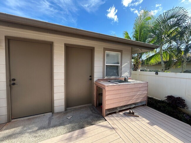 Building Photo - Large Ocean Pointe Home with In-Law Suite,...