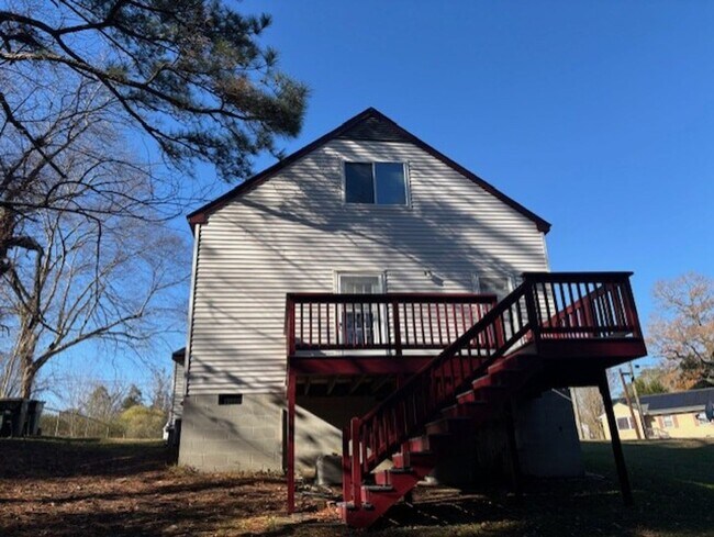 Building Photo - 1090 Wilkins Dr