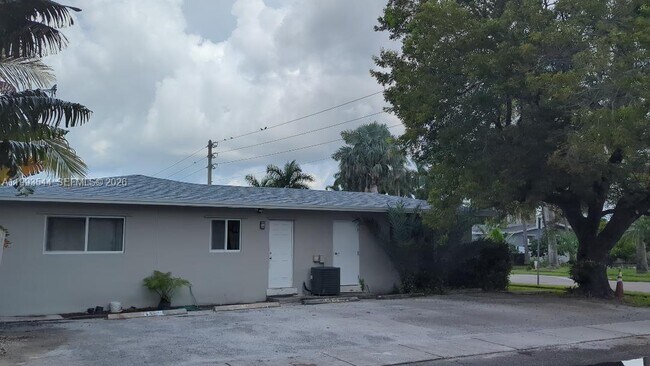 Building Photo - 1544 Arthur St