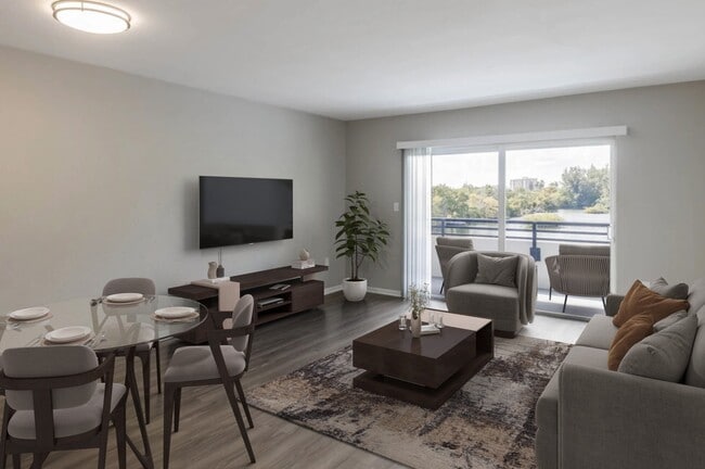 Building Photo - Lakeside at Biscayne Gardens