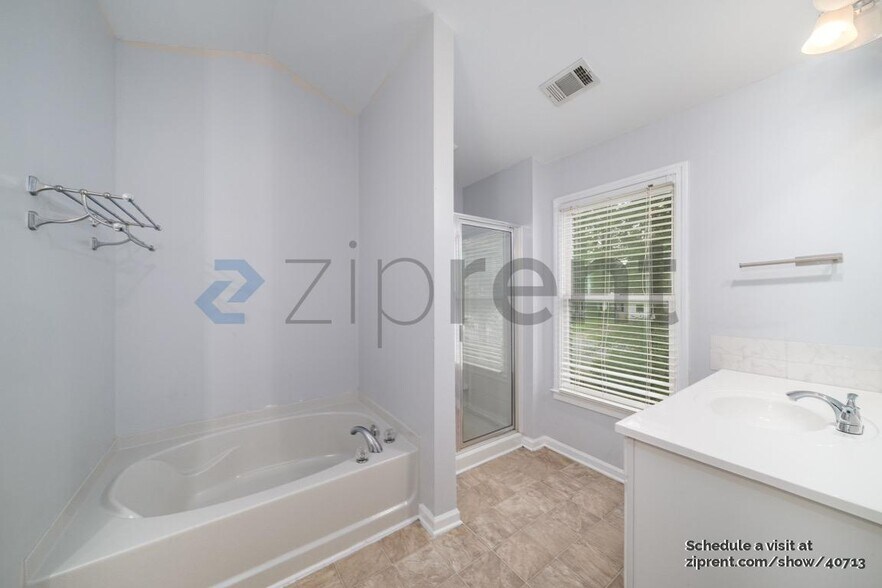 Building Photo - 3296 Sheffield Cir