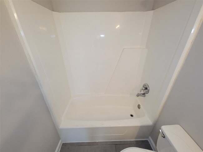 Building Photo - 8530 Quail Burg Ln