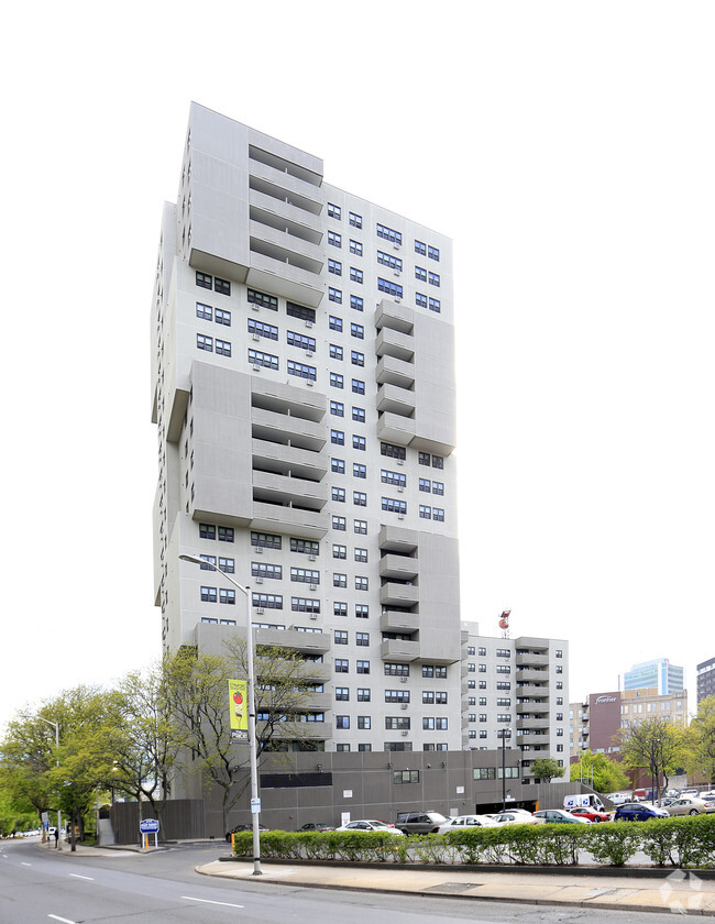 Building Photo - Bayview Towers