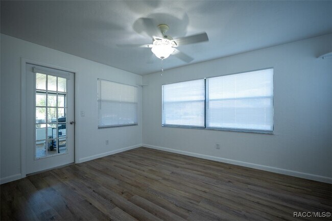 Building Photo - 68 W Sugarberry Ln