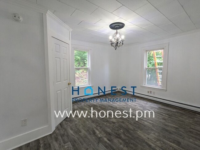 Building Photo - 41 Windsor St