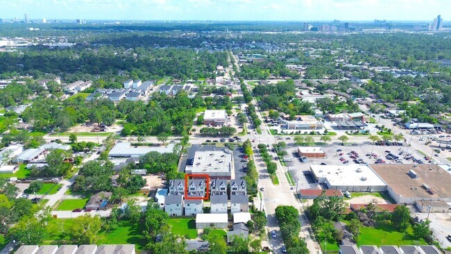 Building Photo - 2122 Blalock Rd