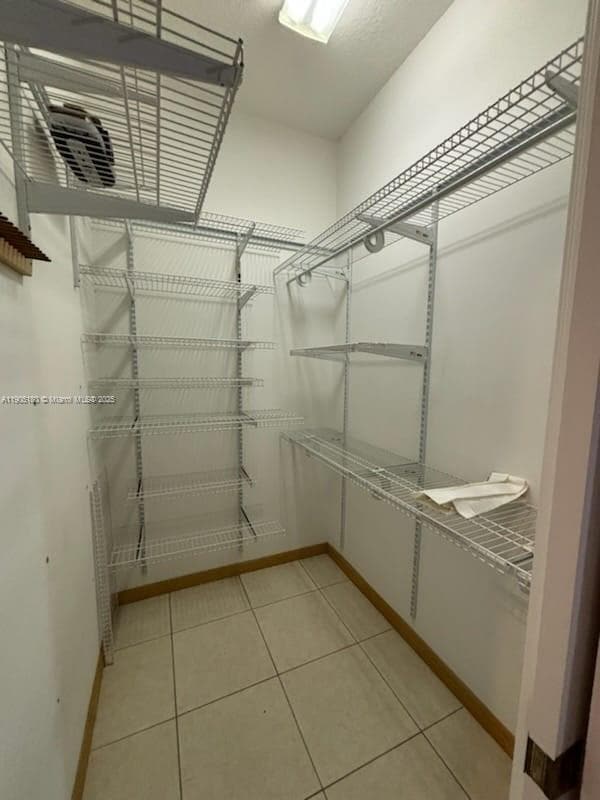 Building Photo - 365 NE Vanda Terrado