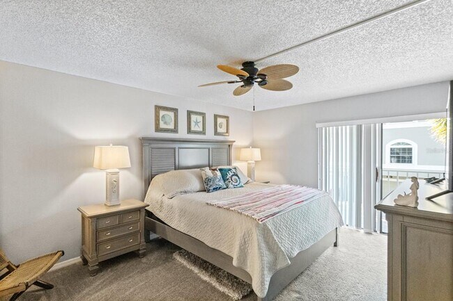 Building Photo - 719 Pinellas Bayway S