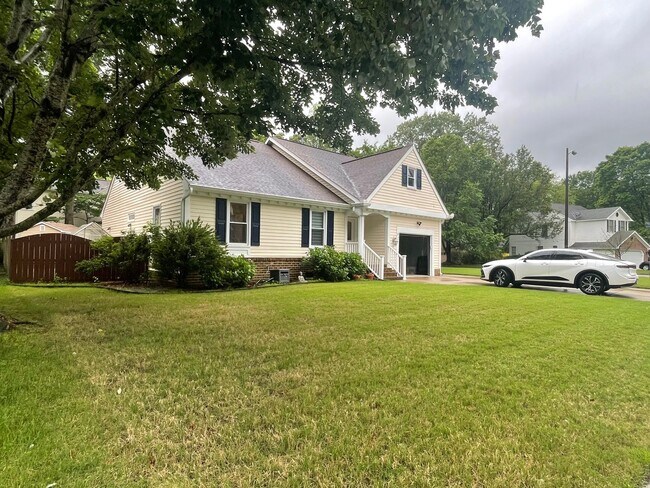 Building Photo - Beautiful home in Riverwalk