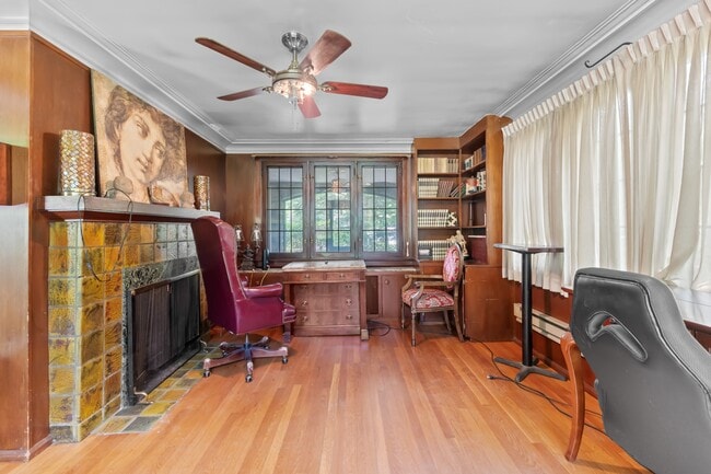 Building Photo - 2260 5th Ave