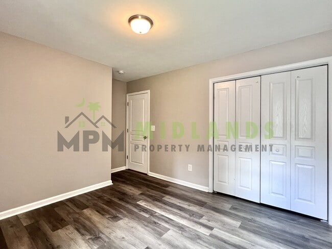 Building Photo - 464 Edenhall Dr