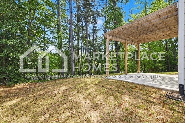 Building Photo - 173 Russell Way