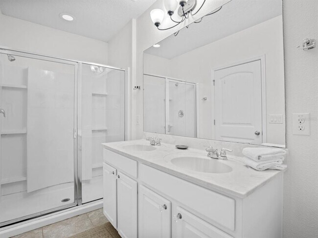 Building Photo - 4811 Terrasonesta Dr