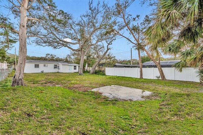 Building Photo - 798 26th Ave E